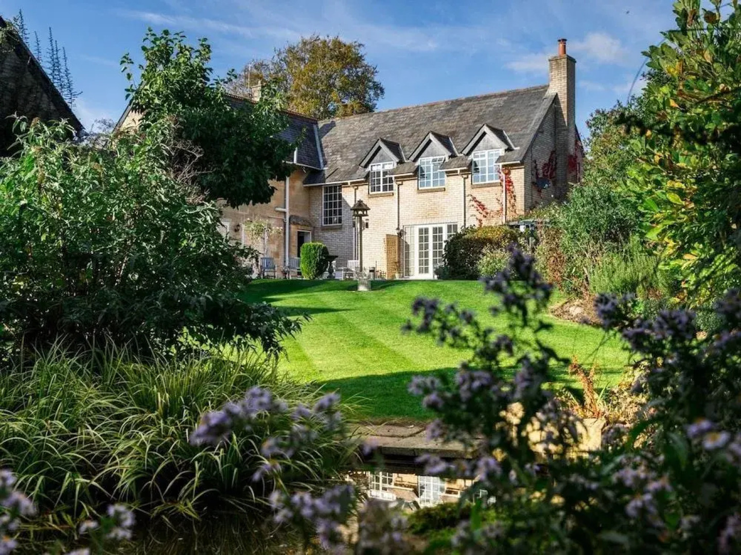 Cricketfield House - Guest House