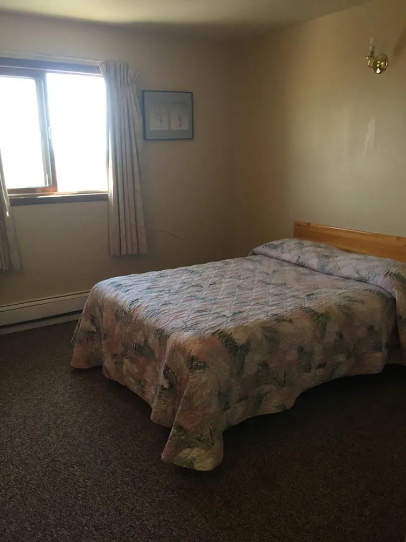 Wakiki Motel & Lounge