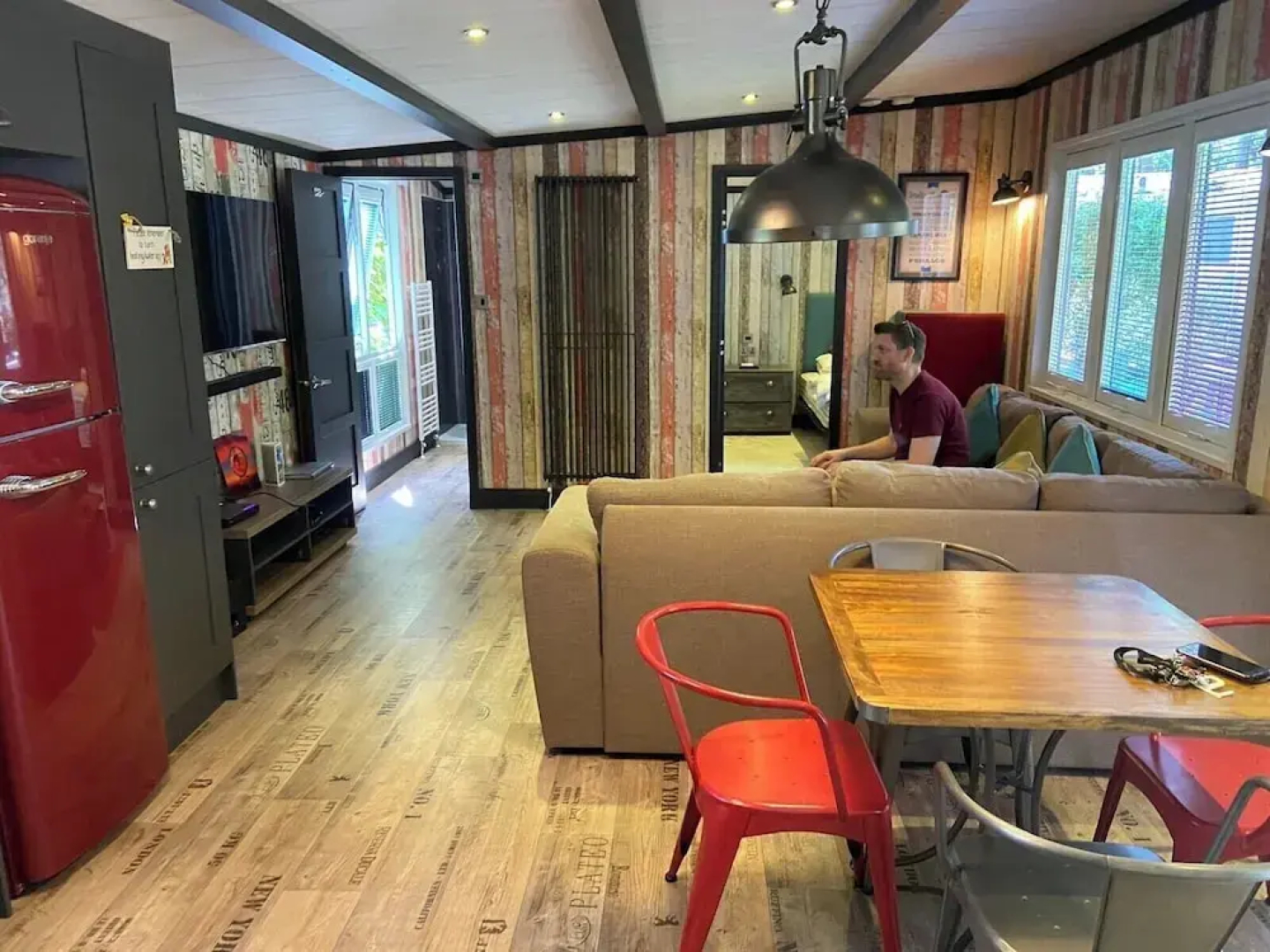 Pet Friendly Lodge - Sleeps 6