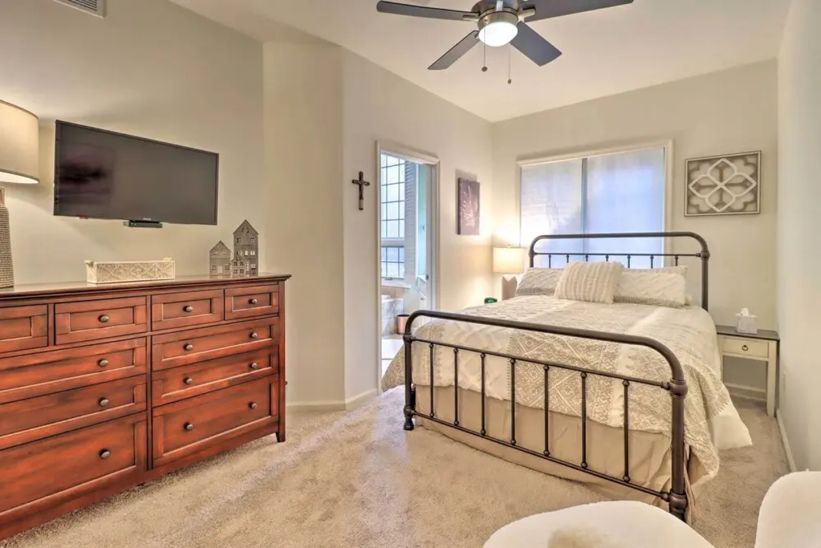 Poconos Townhome - Walk to Big Boulder Lake!