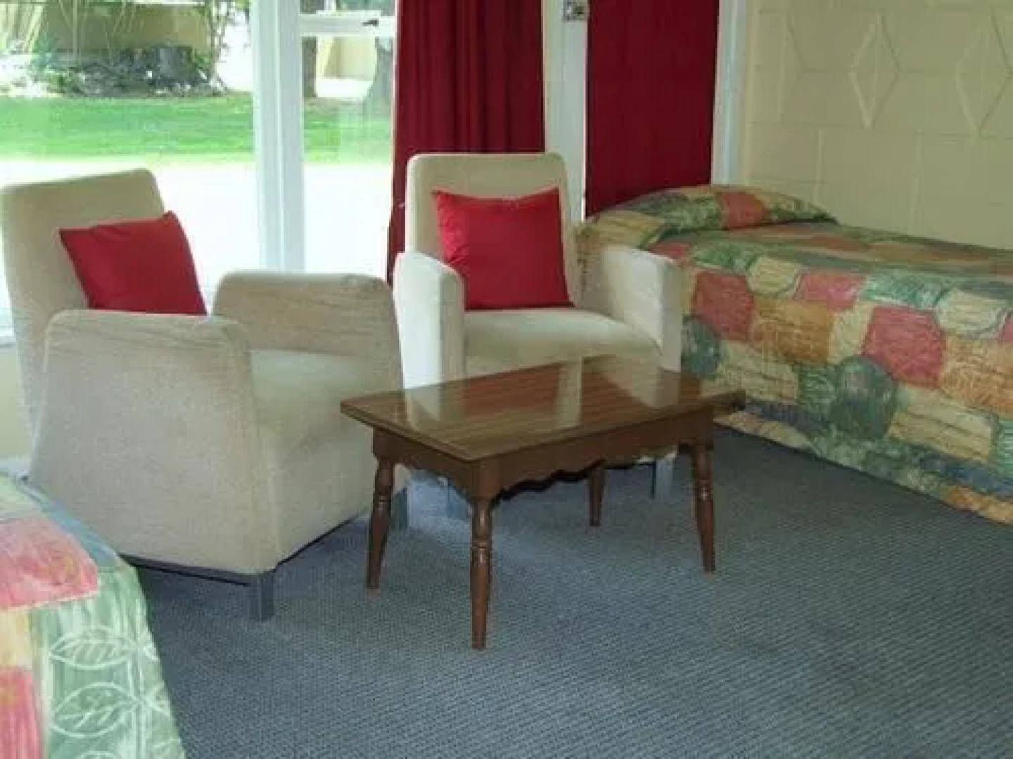 Hamilton Town & Country Motel