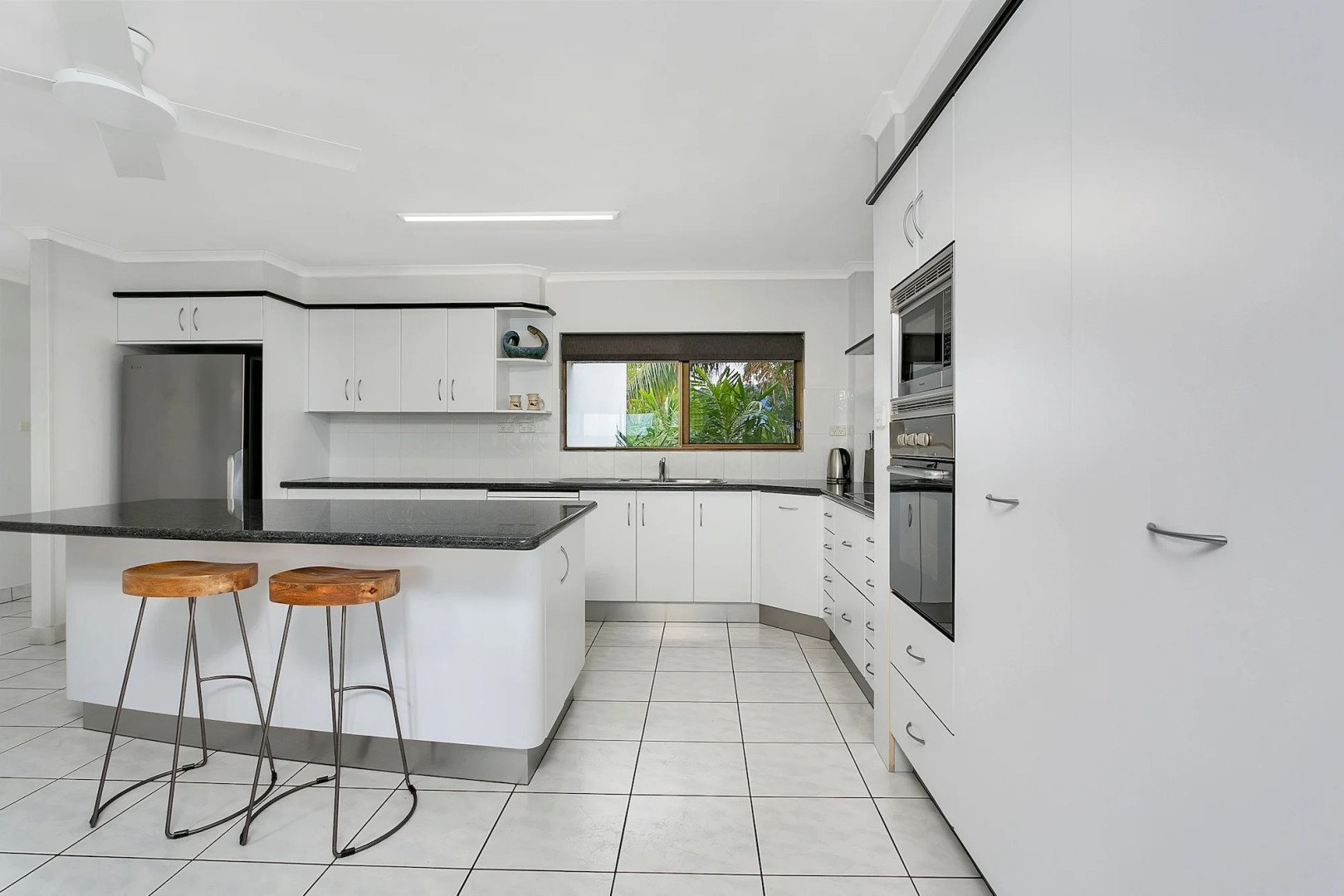 Roydon Beachfront Apartments