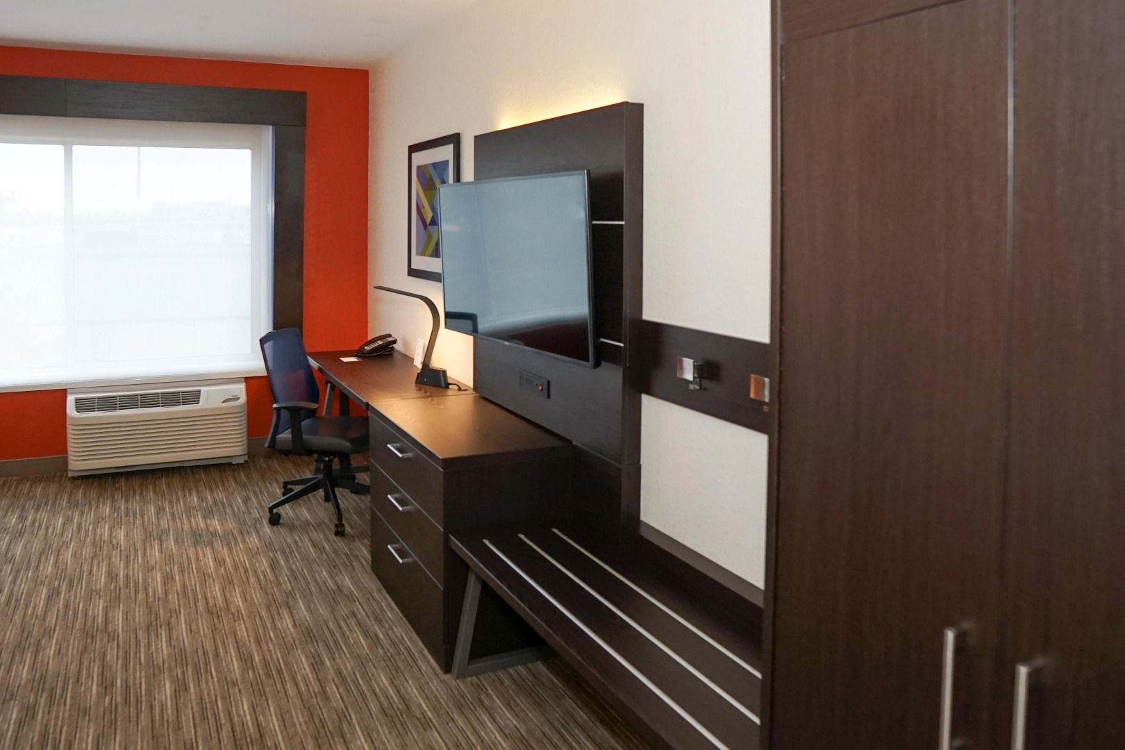 Holiday Inn Express & Suites Denver - Aurora Medical Campus by IHG