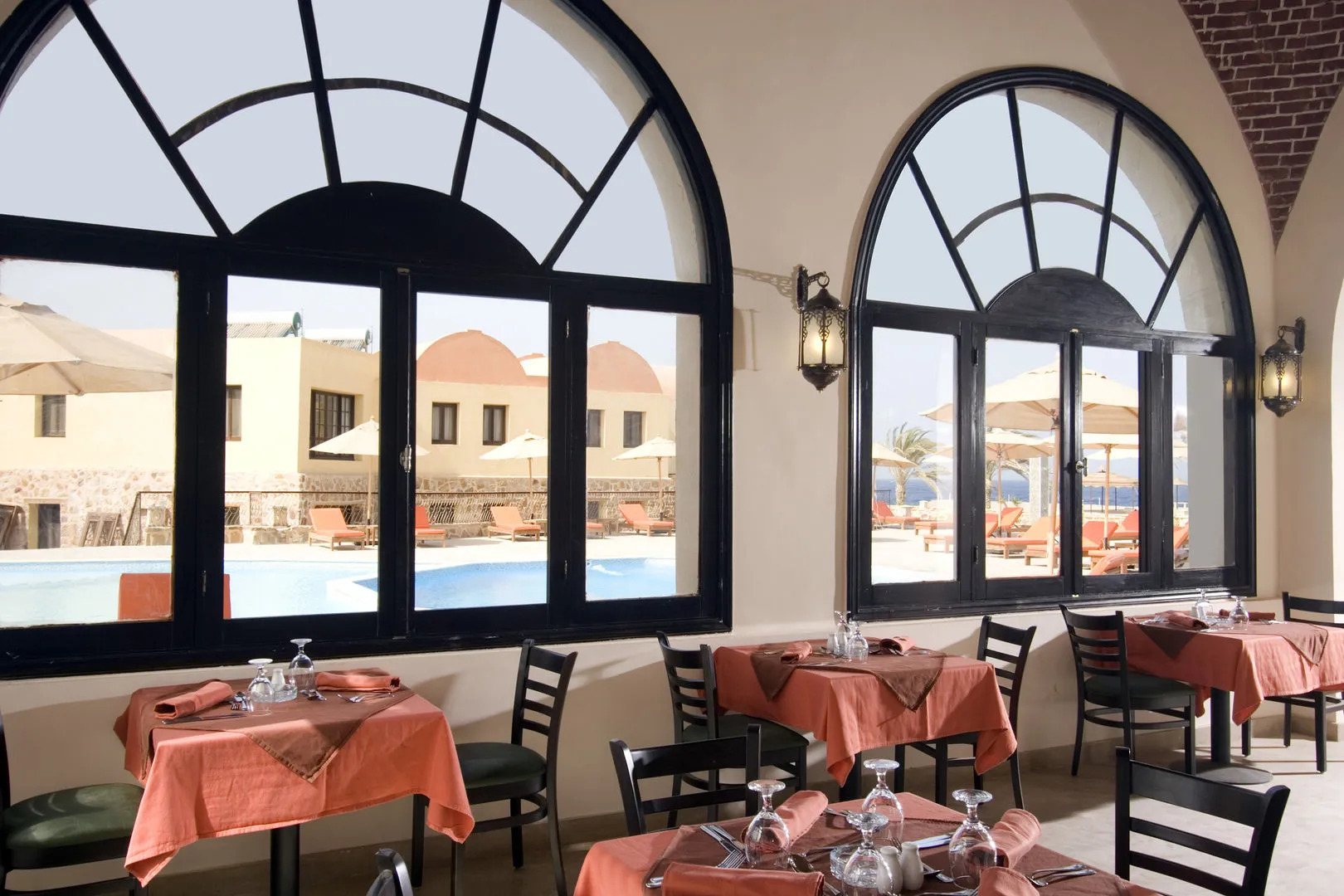 Rohanou Beach Resort