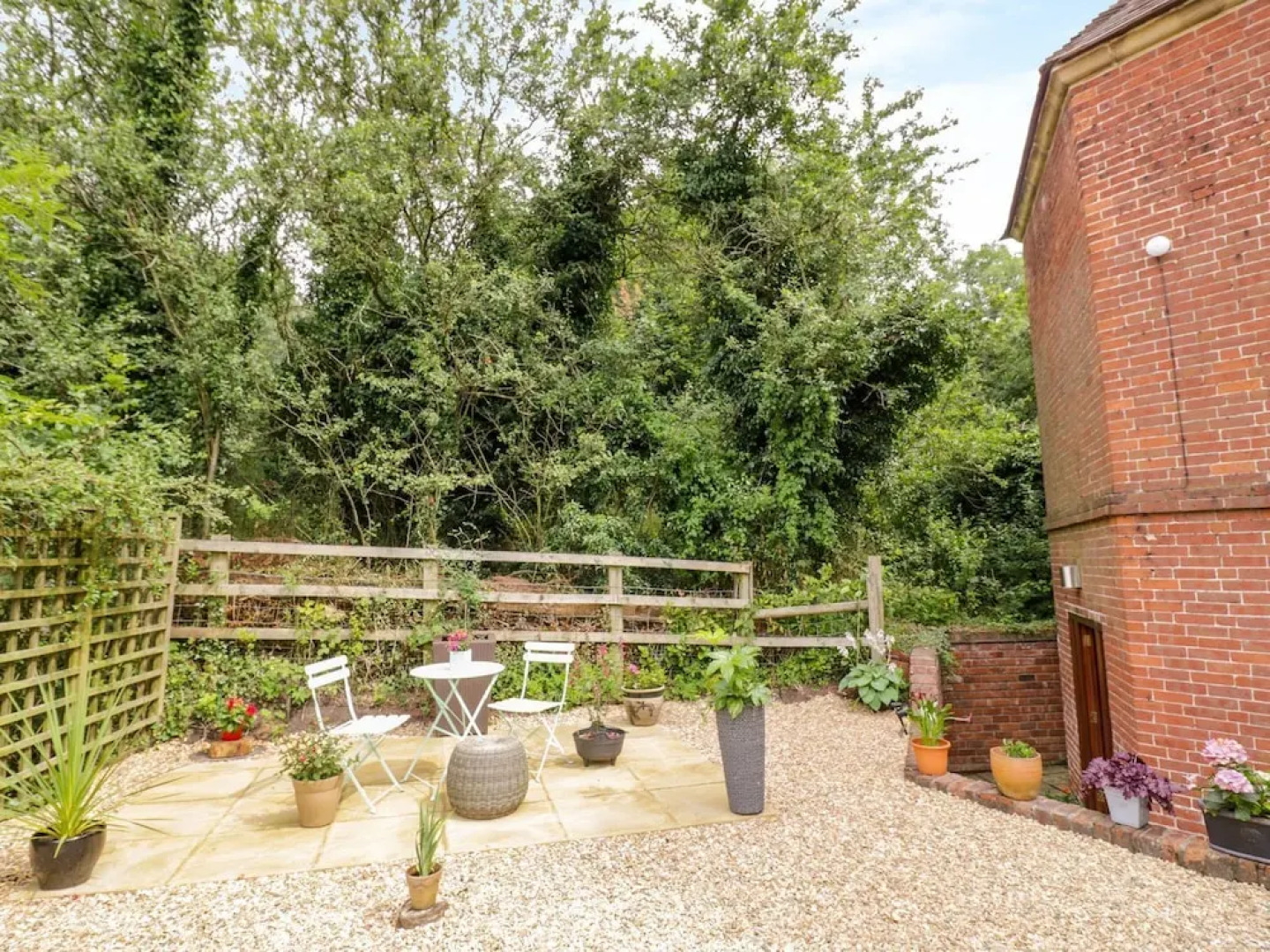 The Hyde Dovecote Kinver, pet Friendly Holiday let