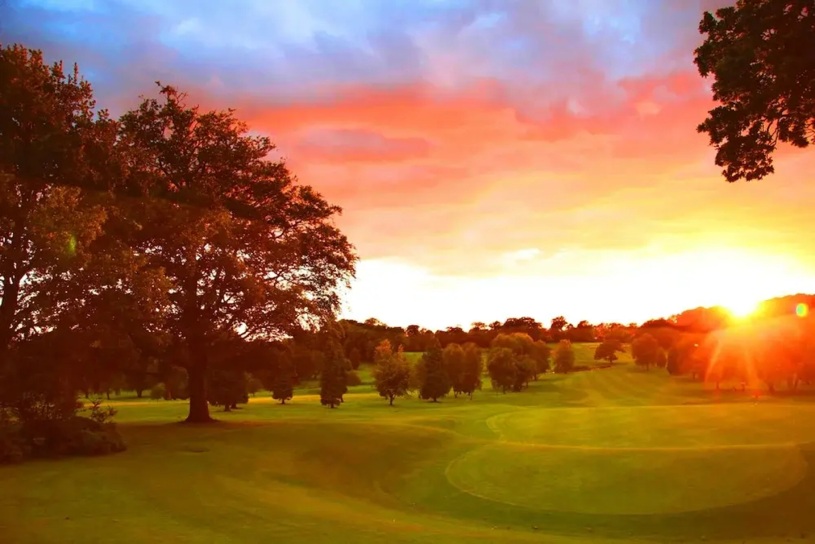 Shaw Hill Hotel Golf And Country Club