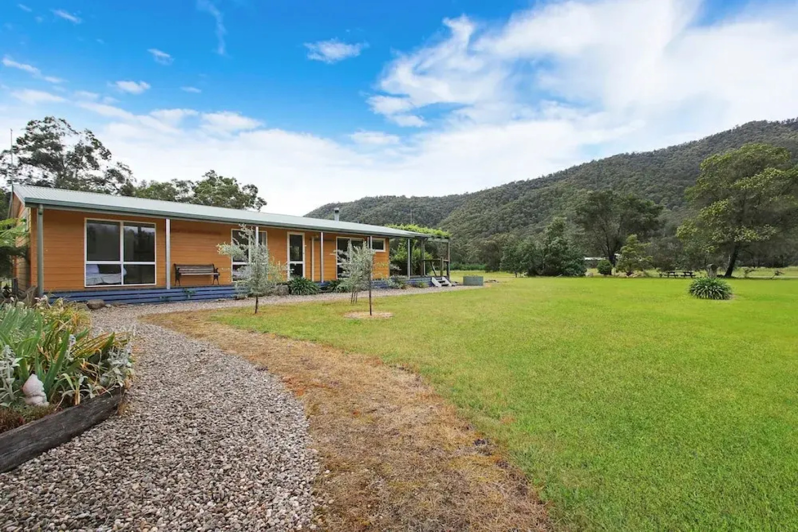 Feathertop Views and Dorm