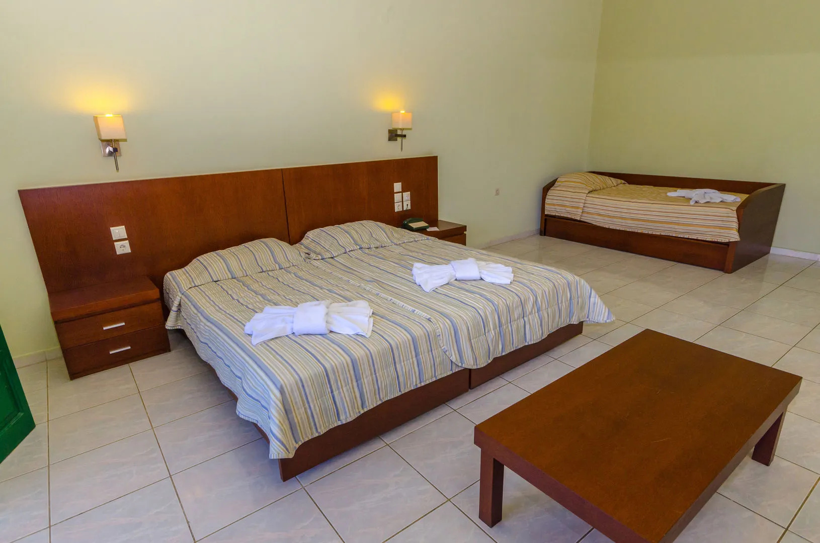 Skiathos Club Hotel Suites