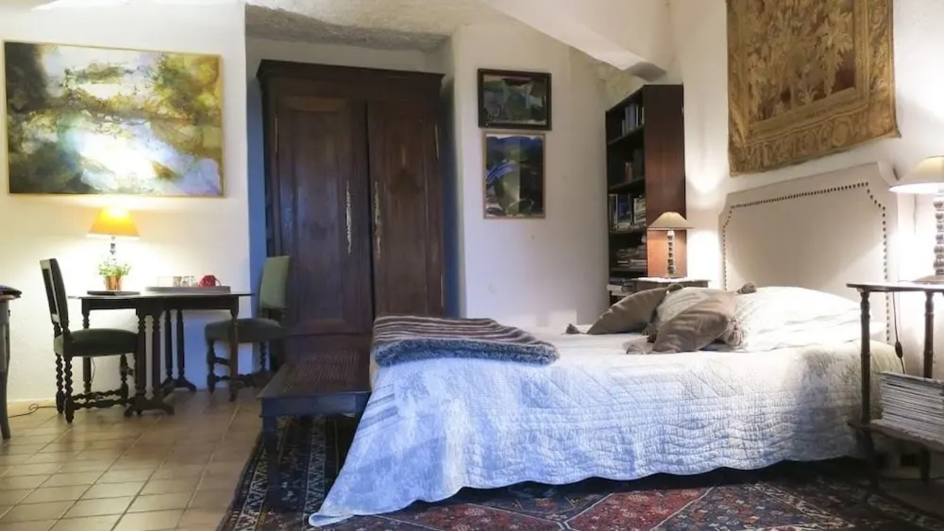 Chambre d'hôtes troglo  Cave de l'Eperon