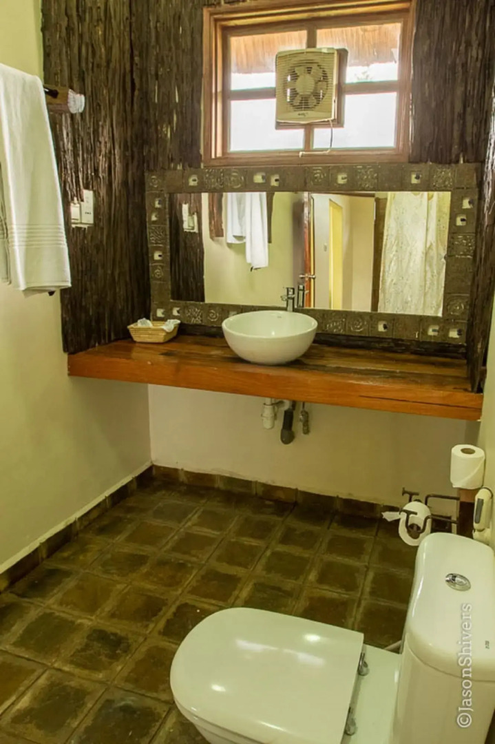 Weru Weru River Lodge