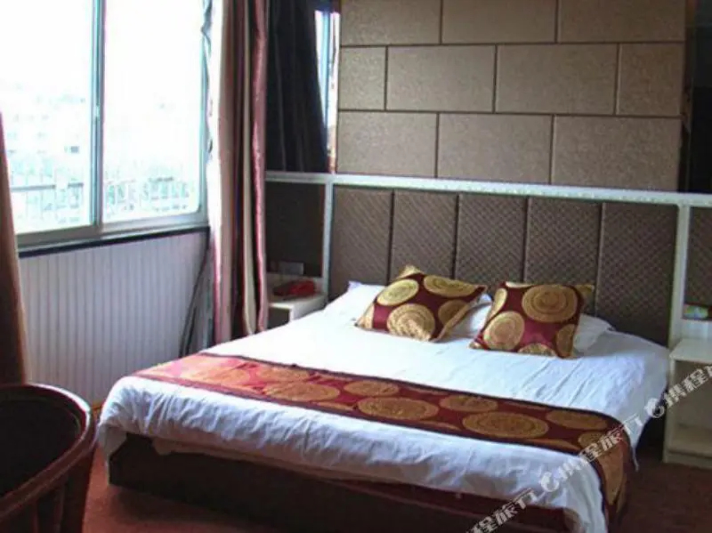 Jianchuan Business Hotel
