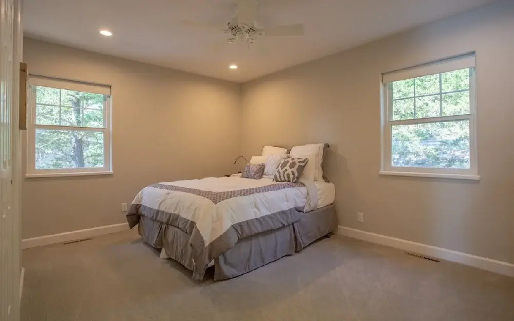 Happy Hideaway 4 Bedroom Home by RedAwning