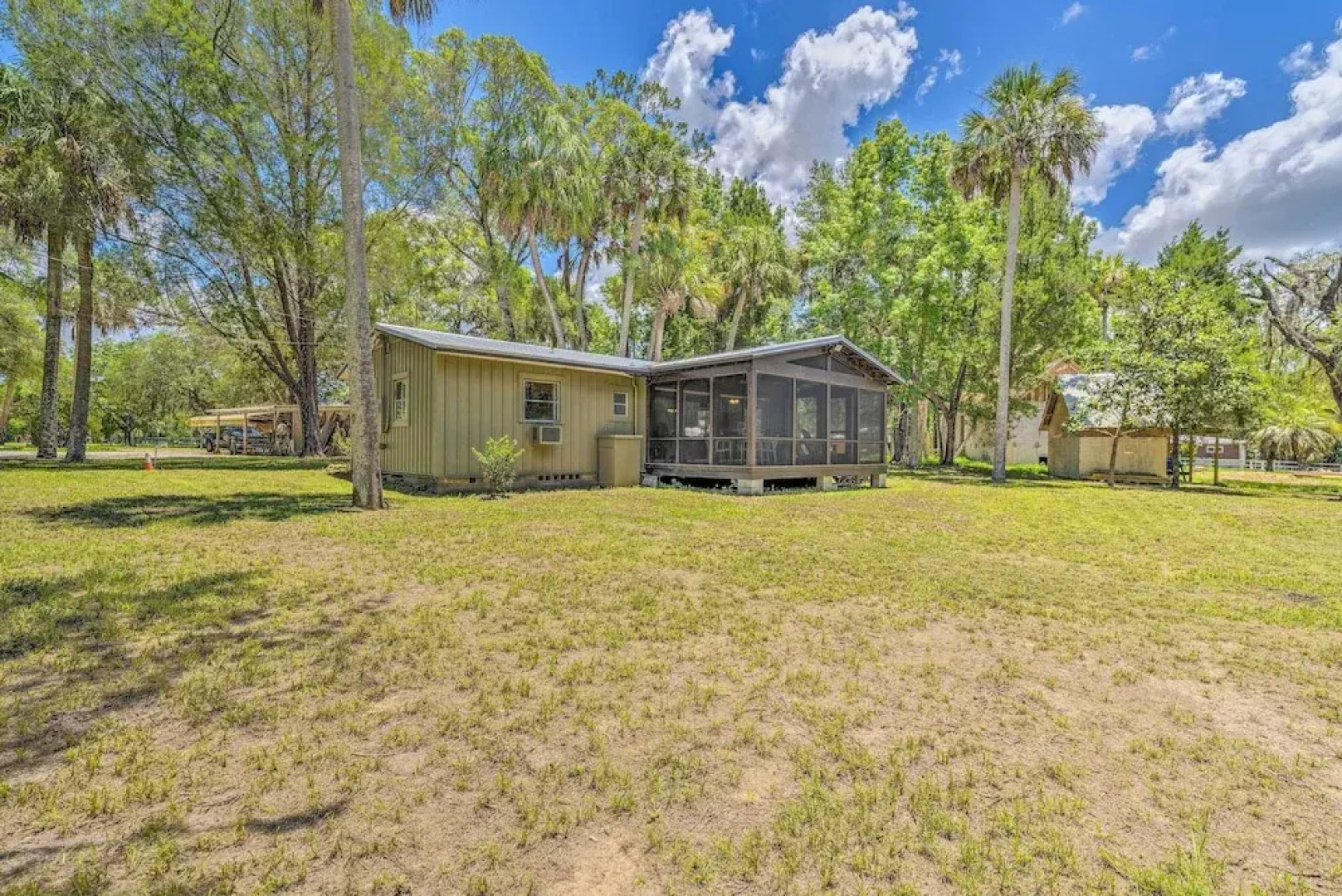 Waterside Anglers Heaven: Crooked River Fish Camp