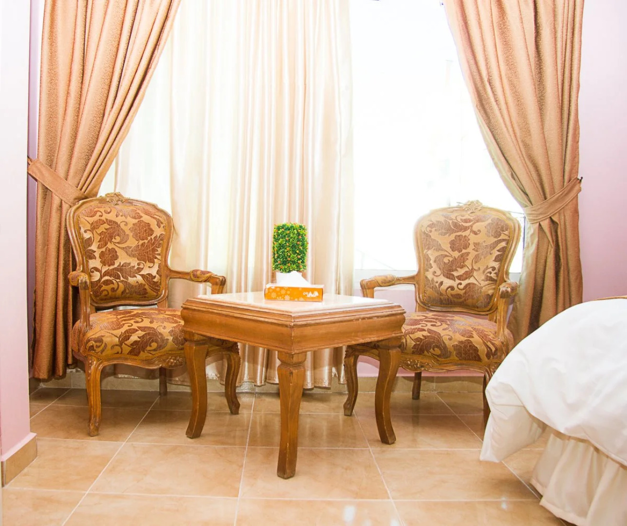 Al Anbat Midtown Hotel