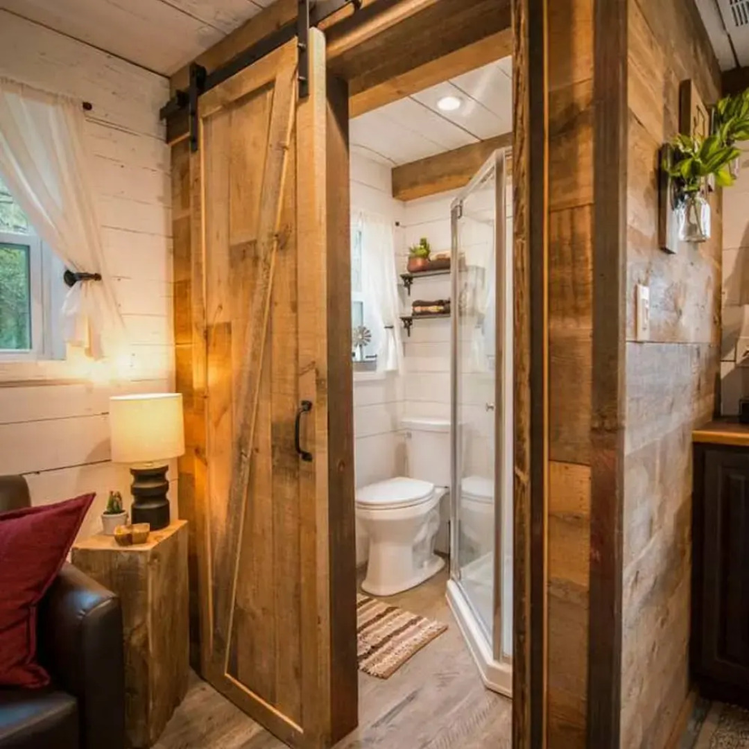 Cozy Cabin Little Red Hen 12 min to Magnolia