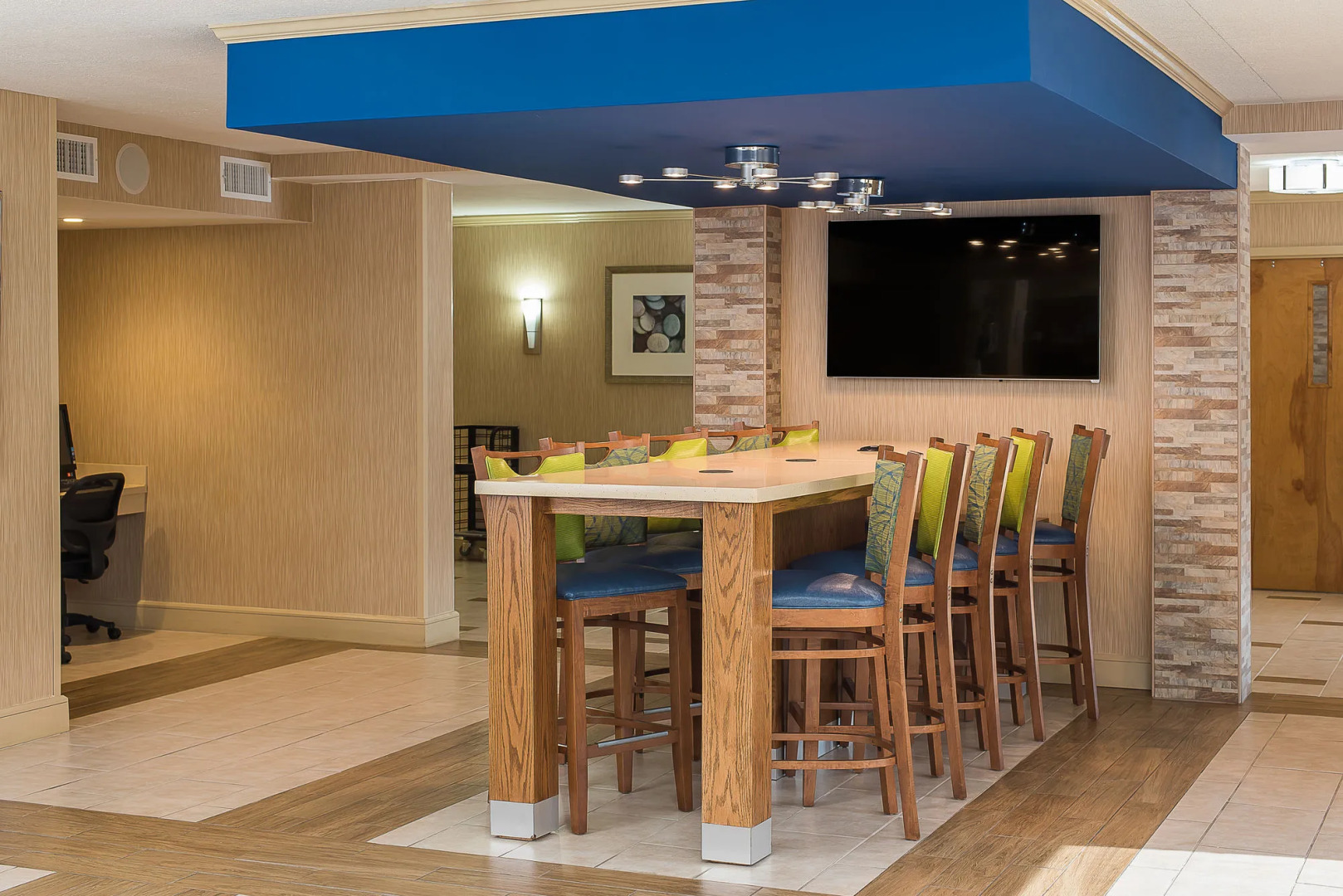 Spark by Hilton Roanoke Civic Center