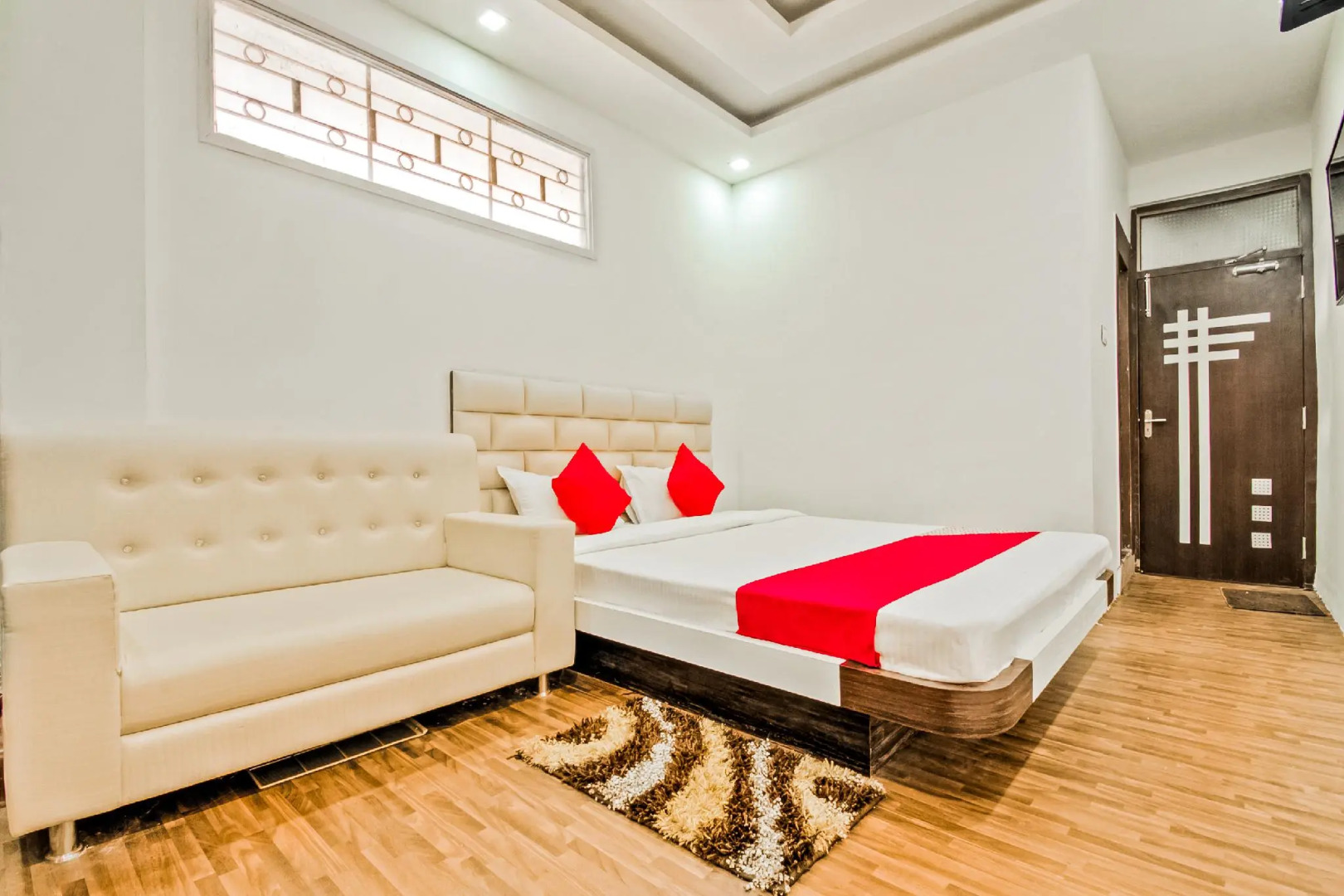 OYO 61190 Mayur Mahal