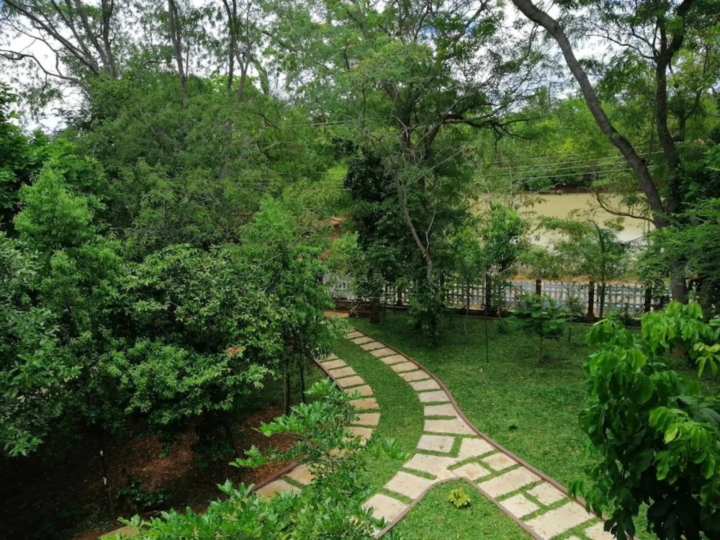 Heaven in Satin Woods Rekawa