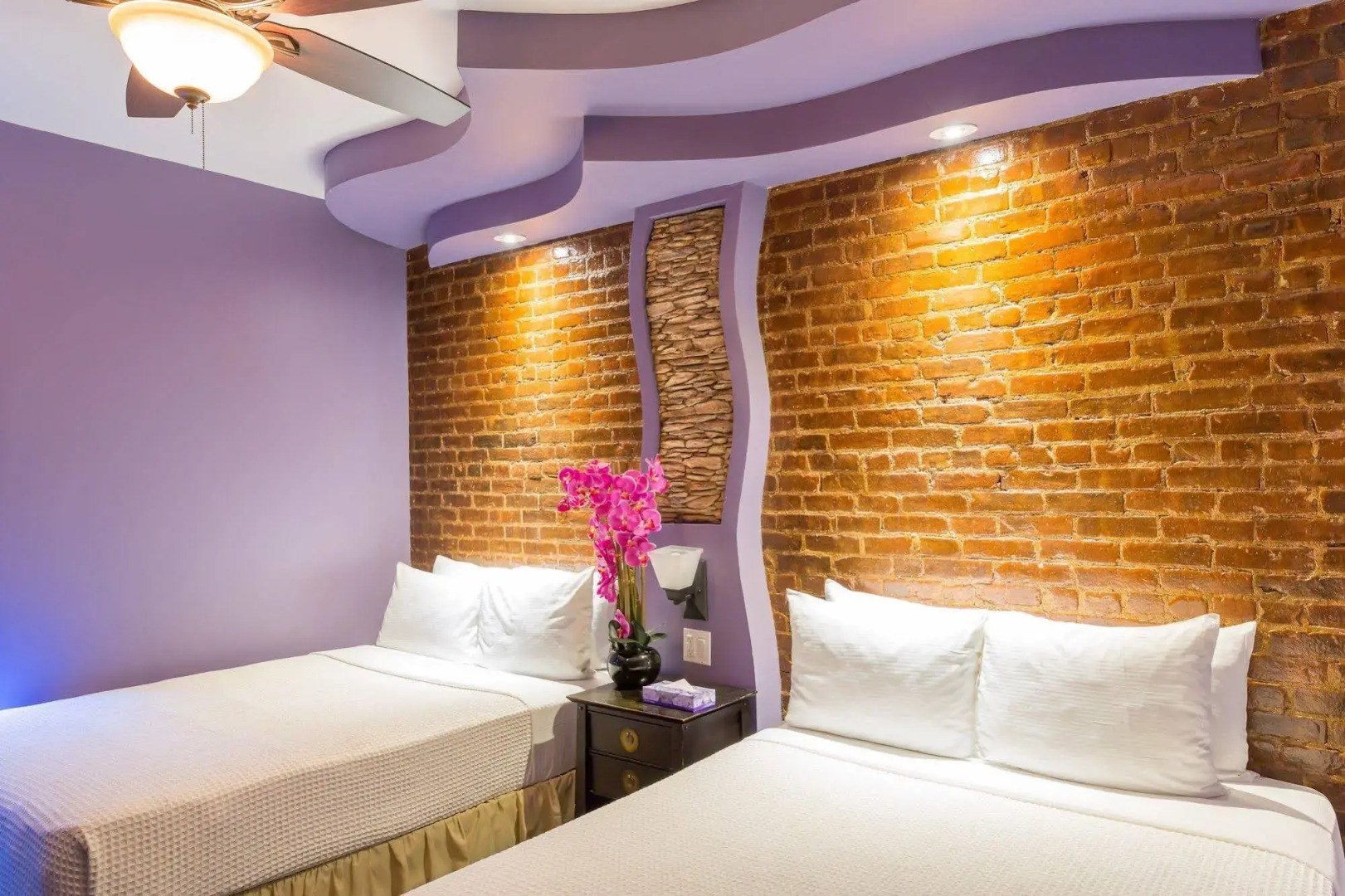 Broadway Hotel and Hostel