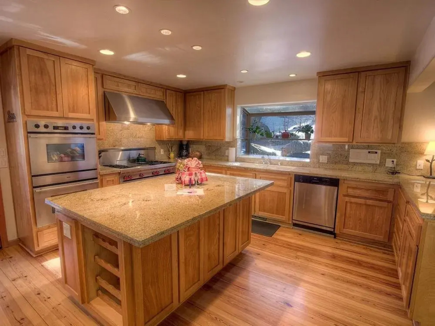 Silver Rock Spectacular Skyland Home 5 Br cabin by RedAwning