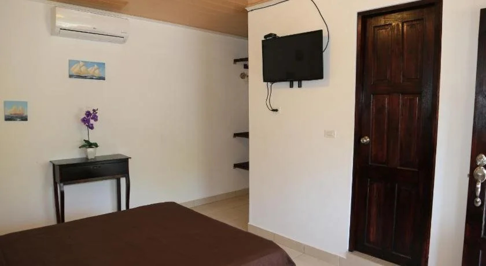 Roxy Fishing Club Y Hotel