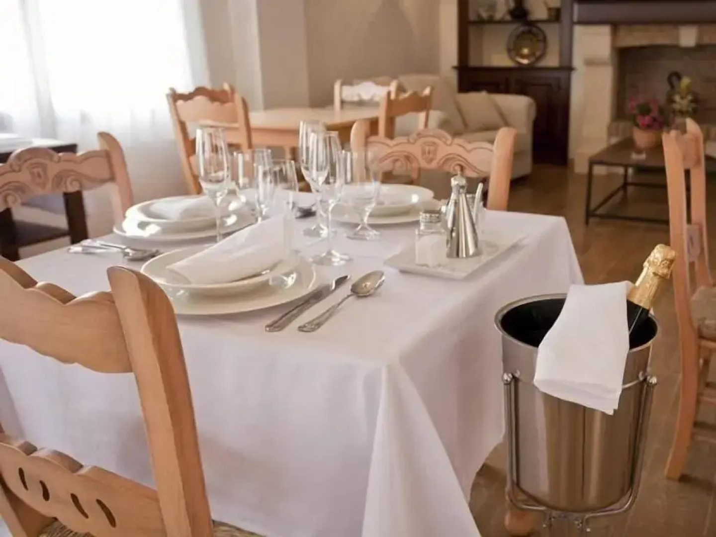 Hospedería Casa De La Campana