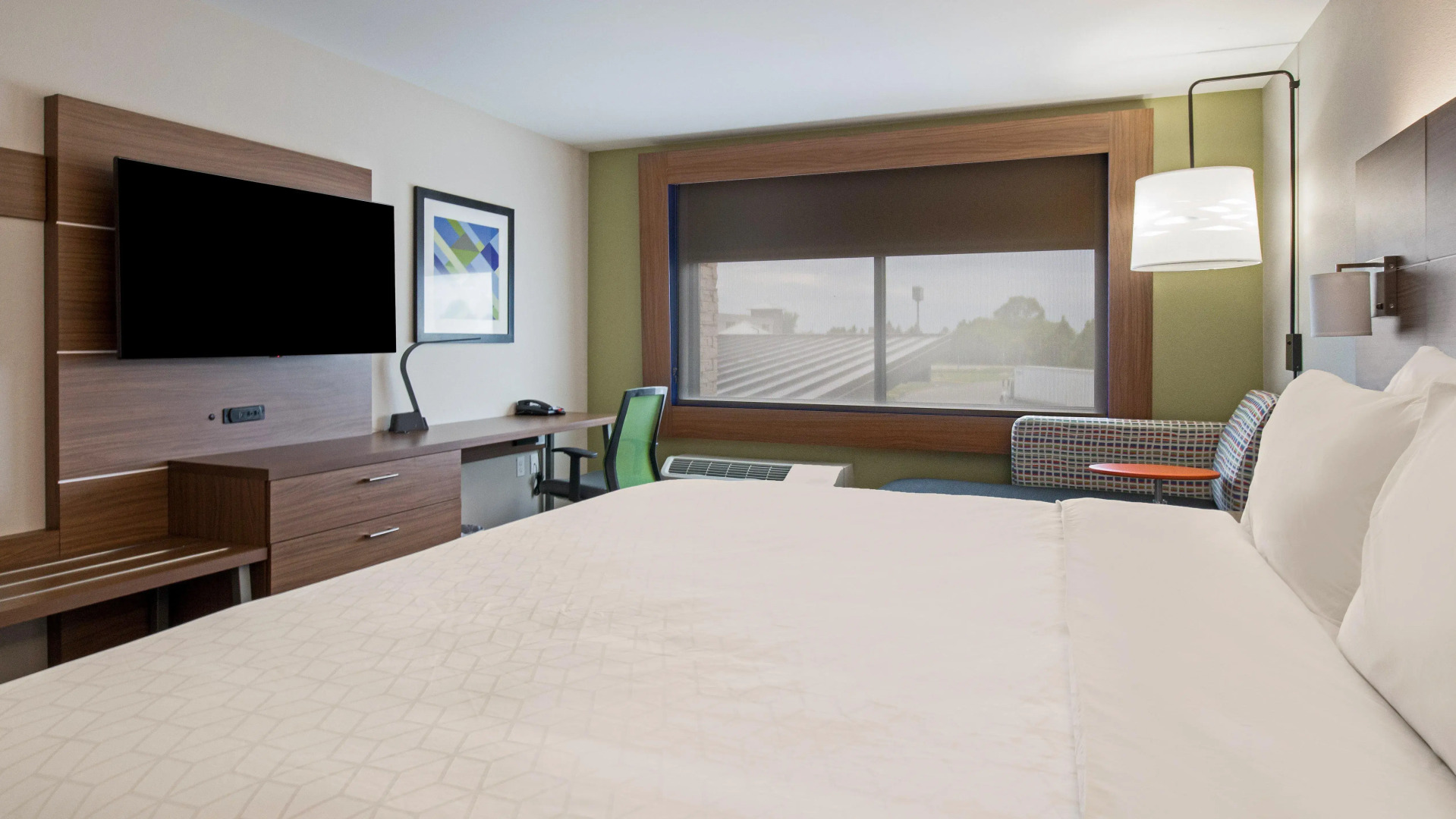 Holiday Inn Express & Suites Racine by IHG