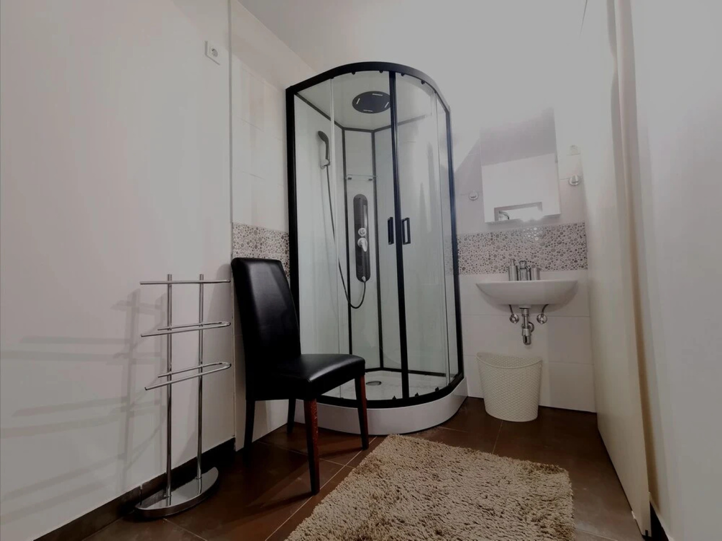 Domovoj Apartments and Rooms