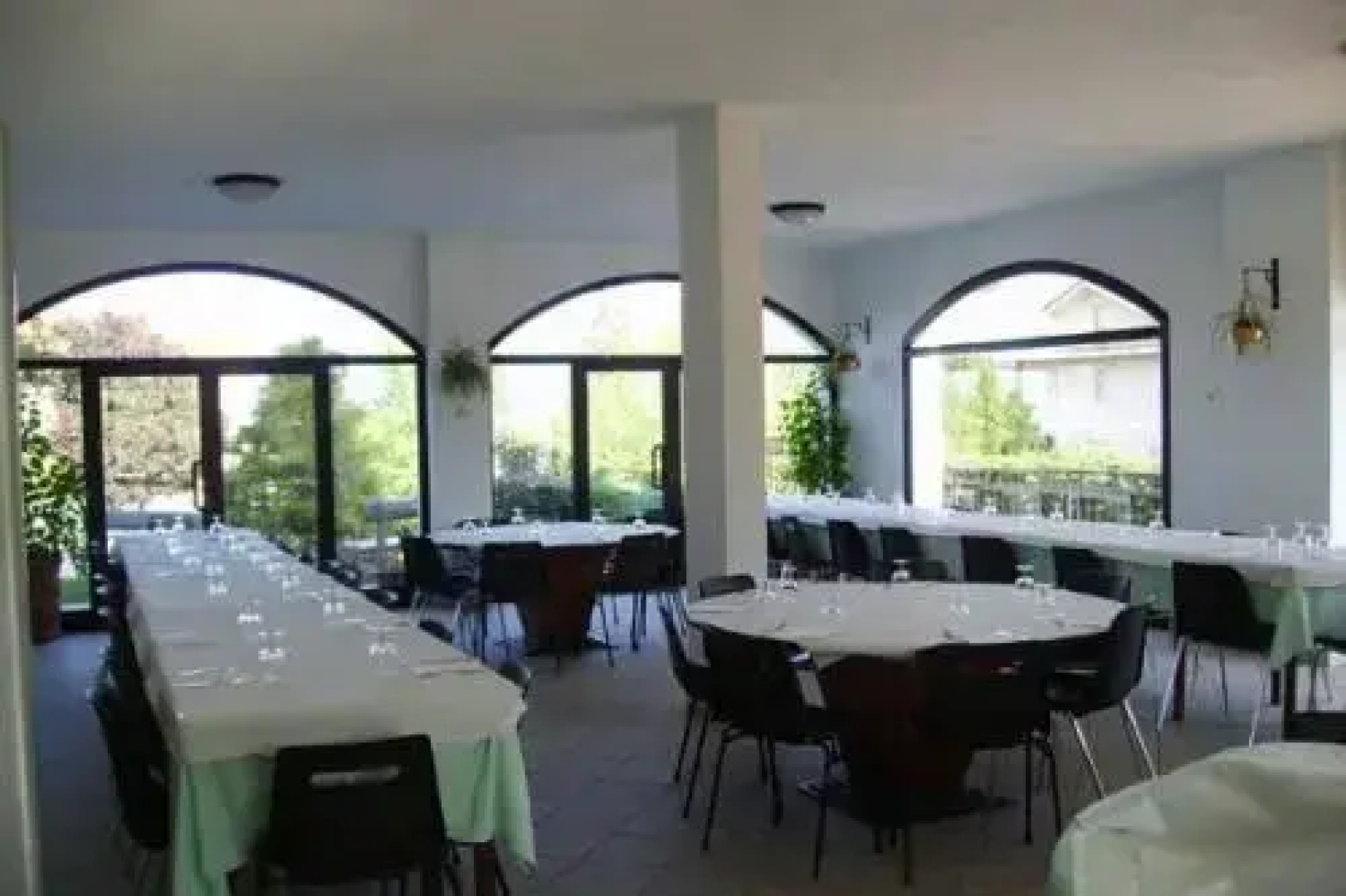 River Hotel