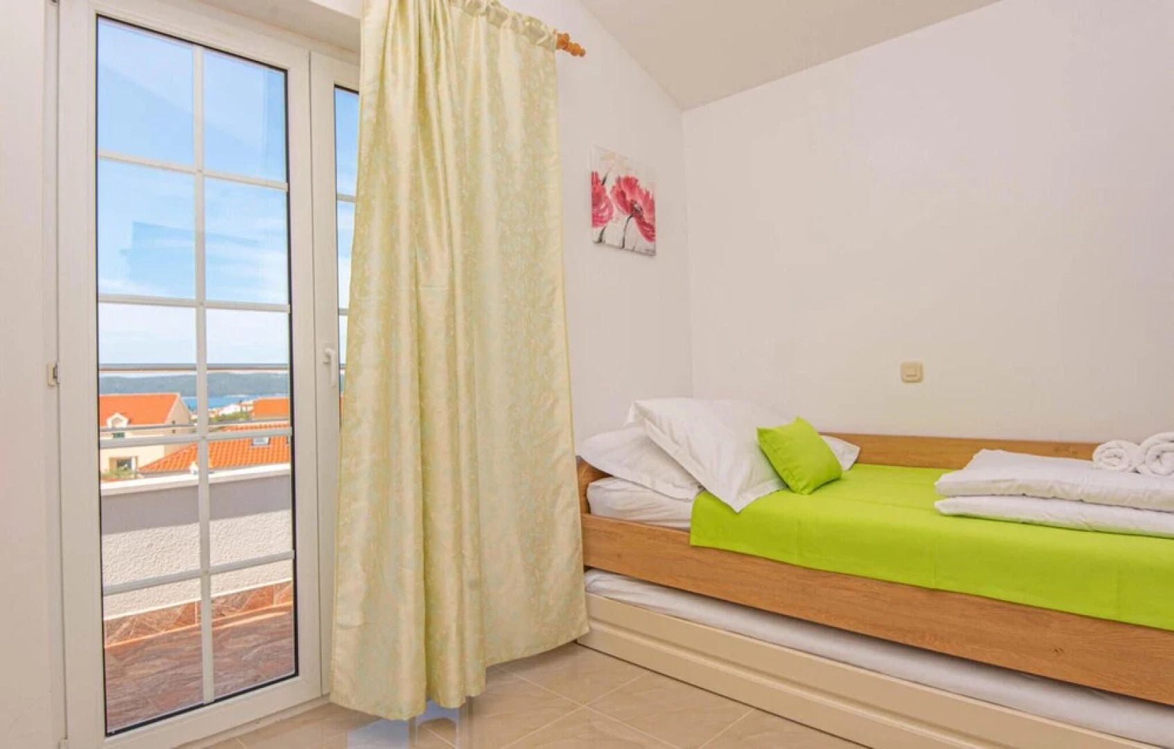 Stunning Home in Brodarica With Jacuzzi, Wifi and 4 Bedrooms