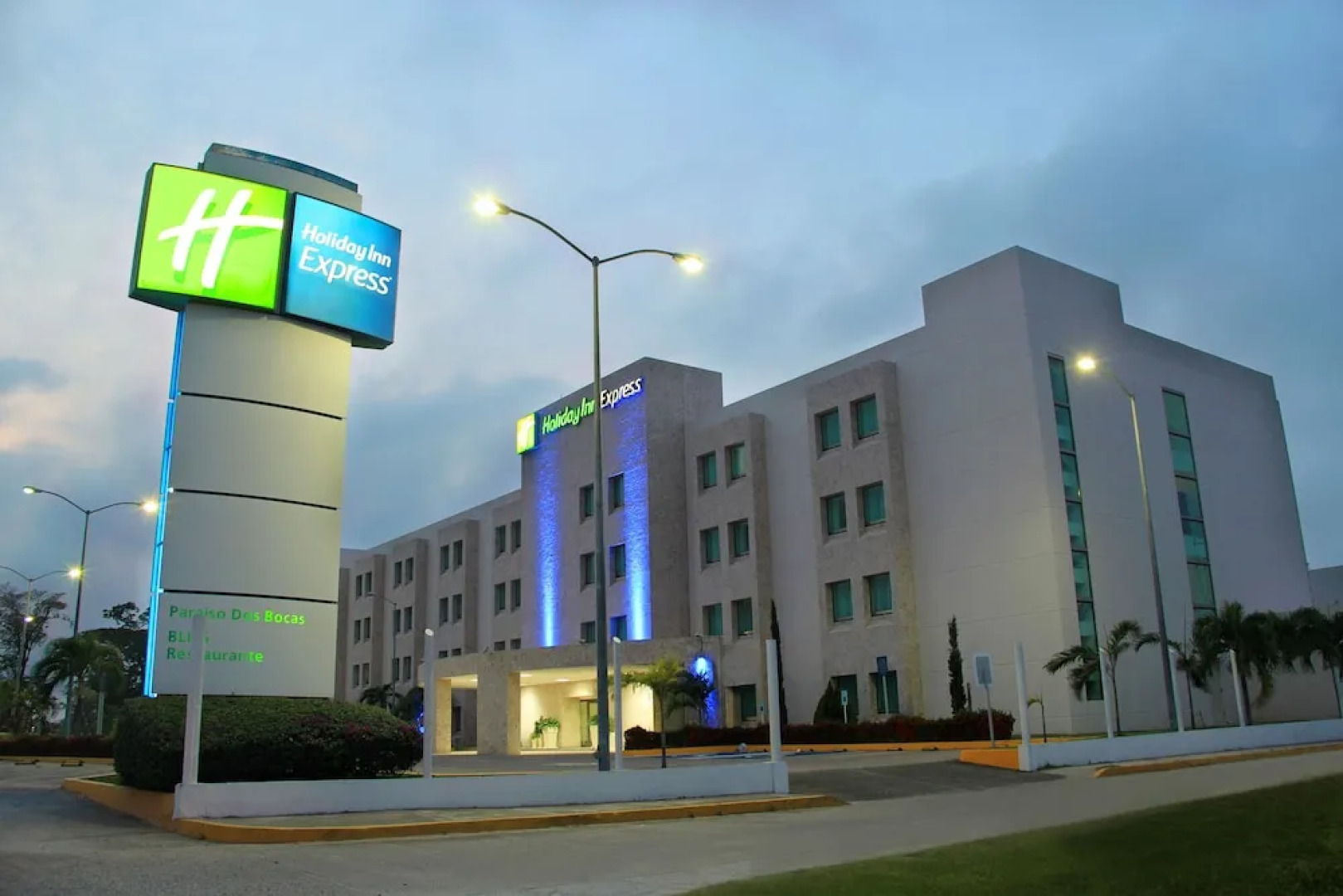 Holiday Inn Express Paraiso Dos Bocas, an IHG Hotel