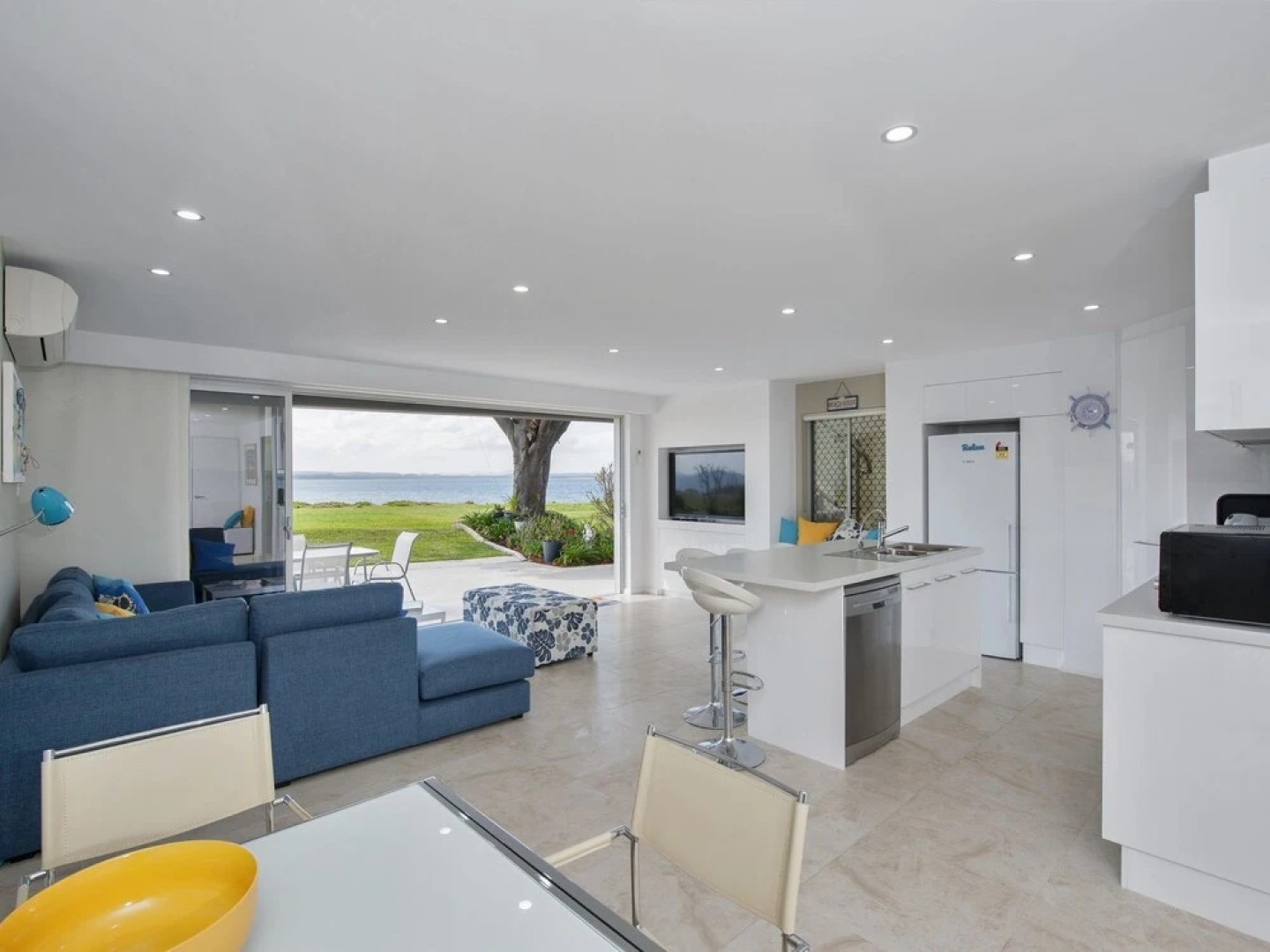 Stunning Waters, Sandy Point Road, 1/46