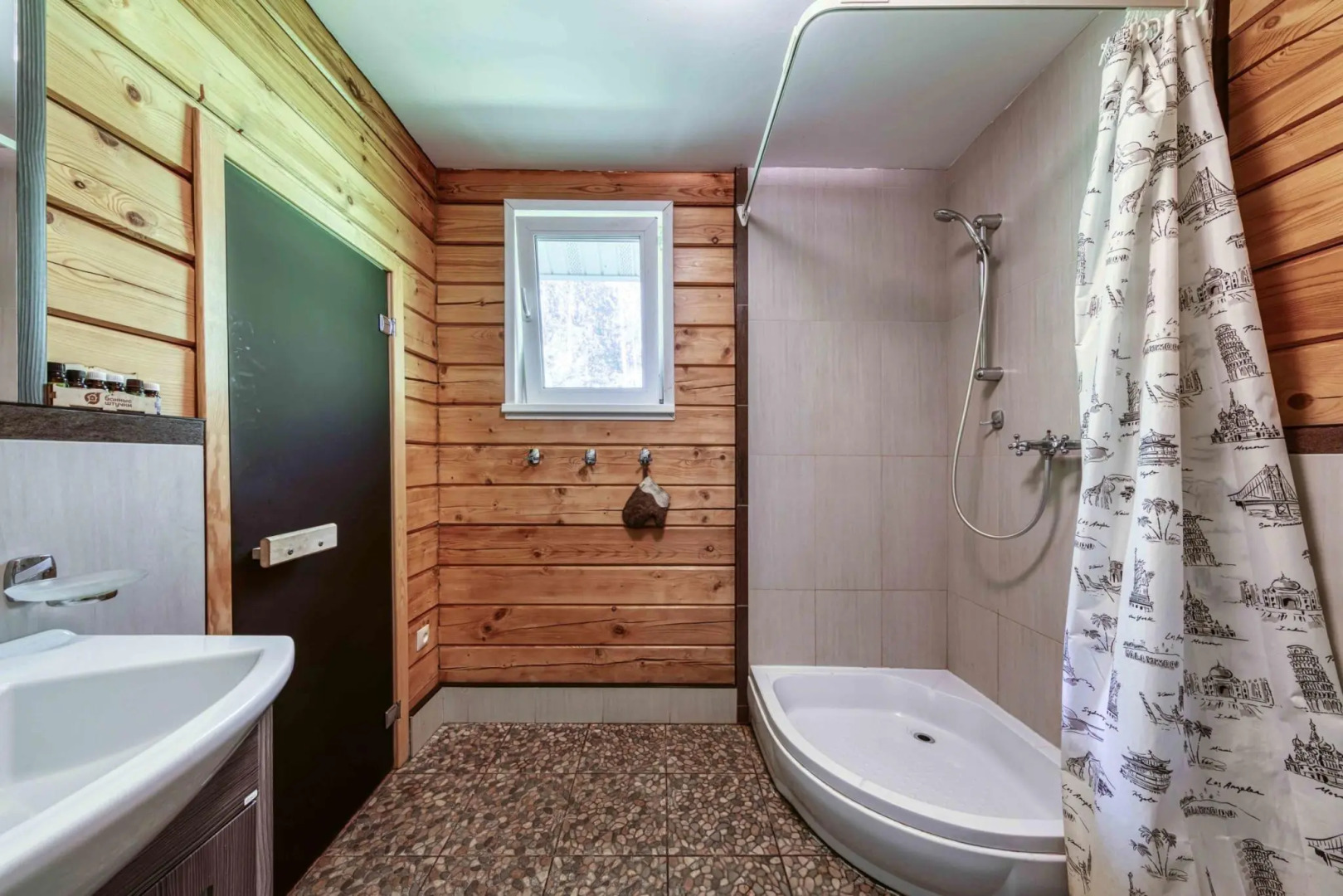 Дом на лесной опушке