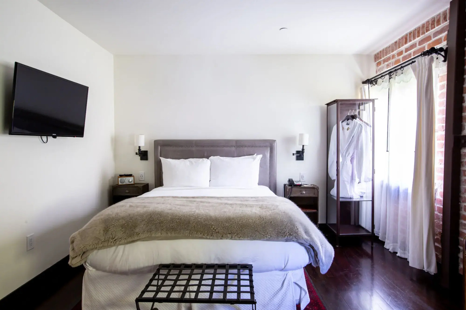 Granada Hotel & Bistro