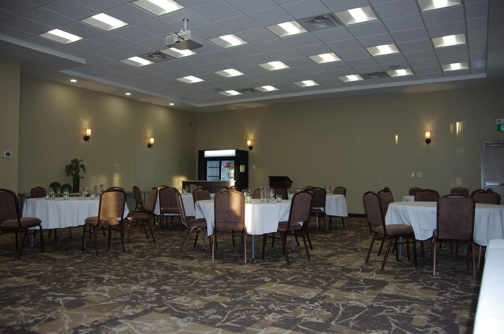 Best Western Plus Lacombe Inn & Suites