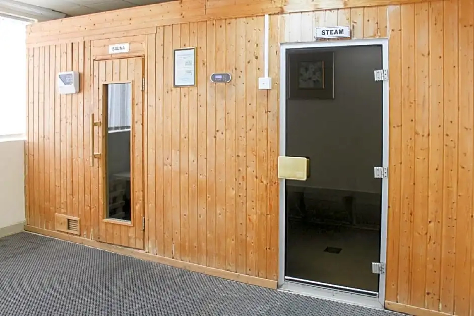 Clifton International Hotel