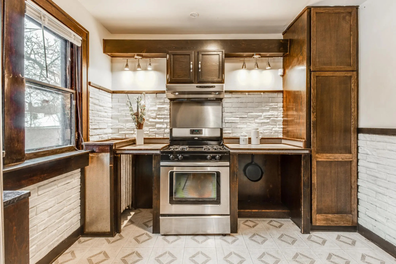 Glamorous Green Beauty