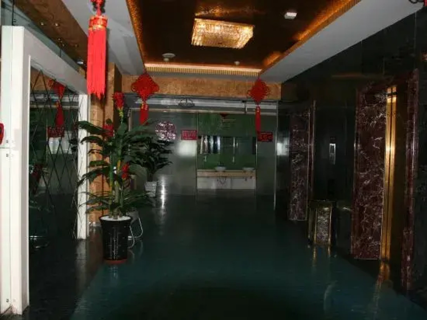 Ulanqab Yingshan Hotel (Jining South Railway Station)