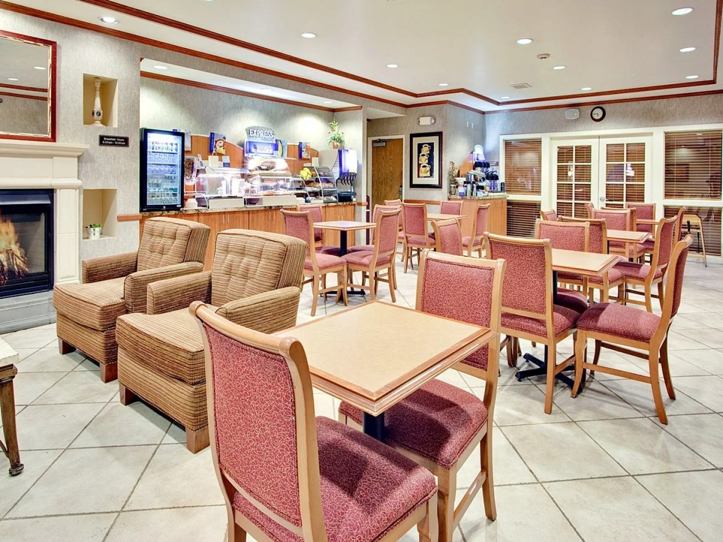 Holiday Inn Express Hotel & Suites PEORIA NORTH - GLENDALE by IHG