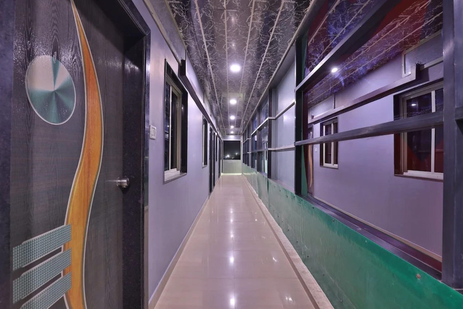 OYO Flagship 28024 Hotel Royal Palace