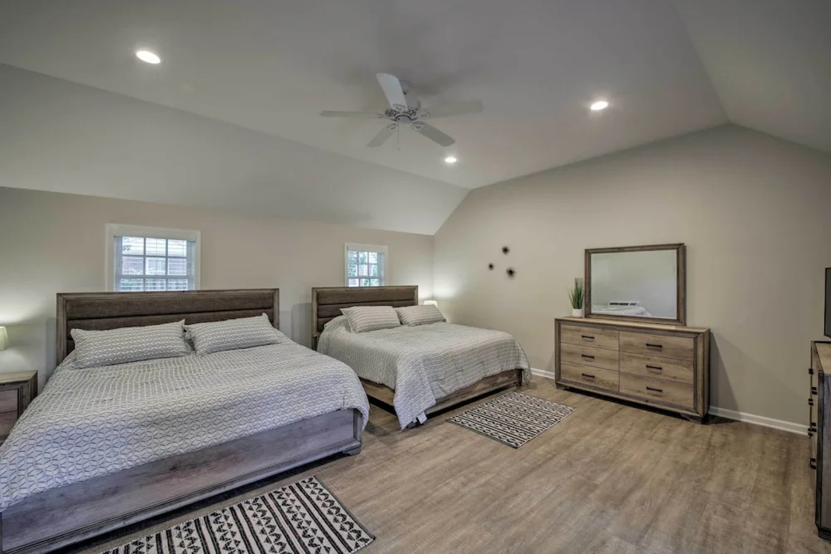 Indianapolis Vacation Rental - Walk to the Ims!