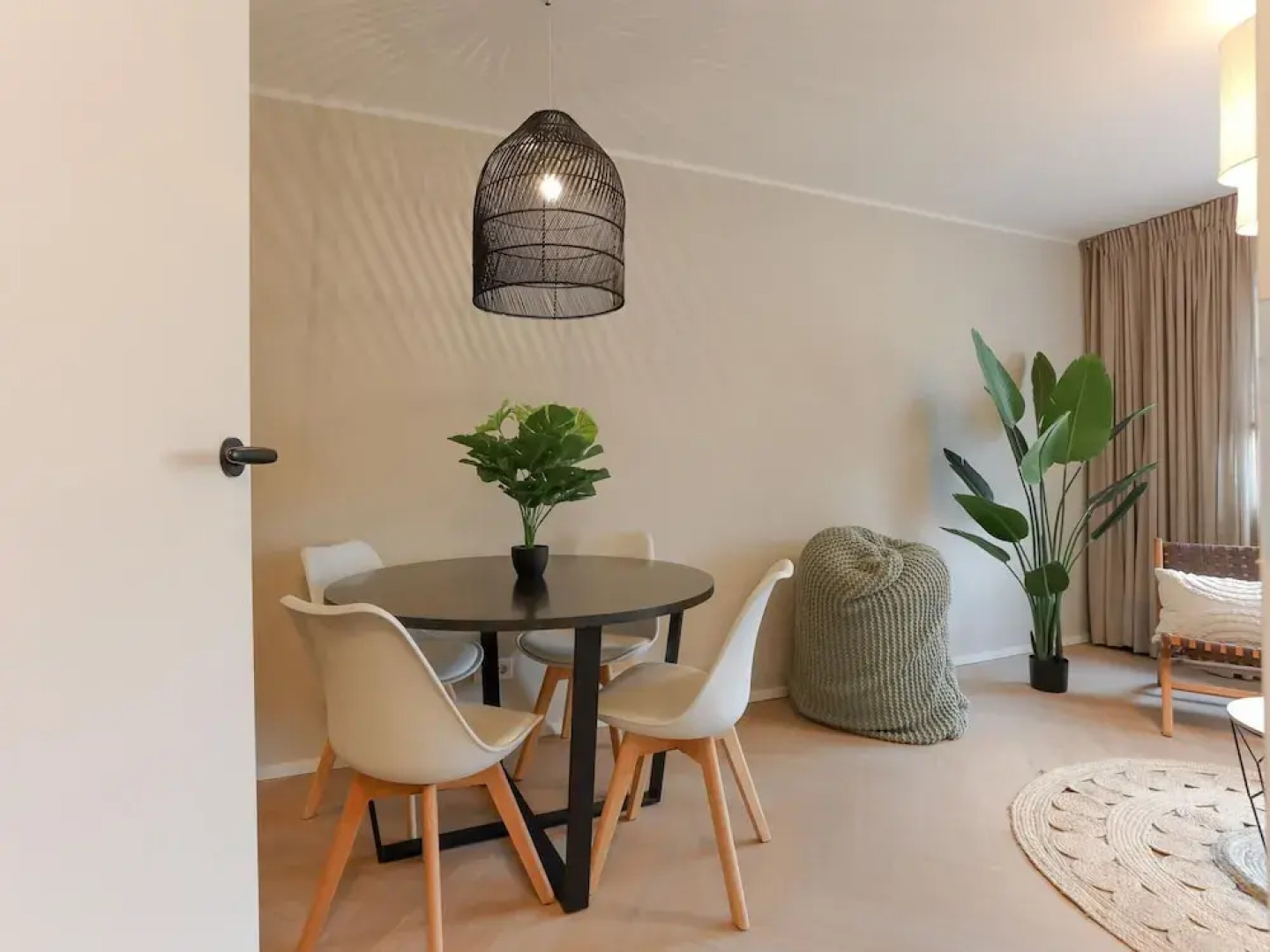 Pleasant Holiday Home in Vrouwenpolder With Garden