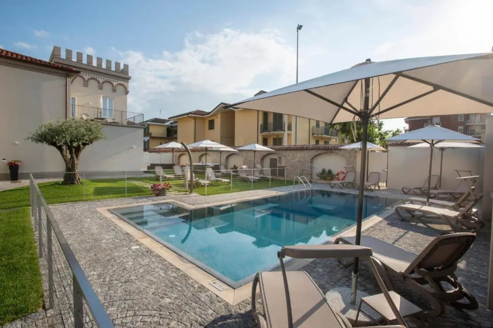 Villa Bernasconi - camere e ristorante -
