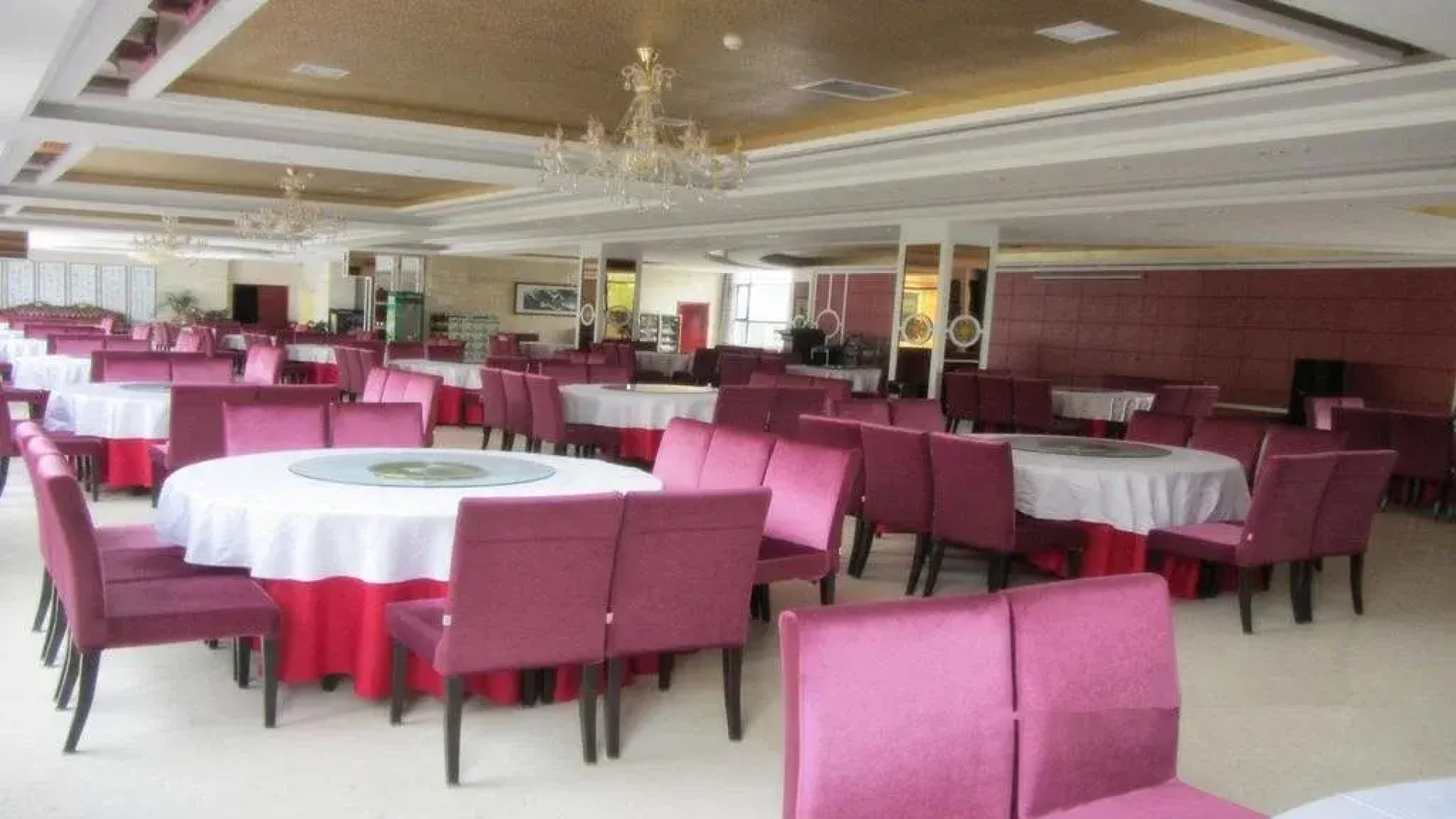 Baoji Wolong Juxing Hotel