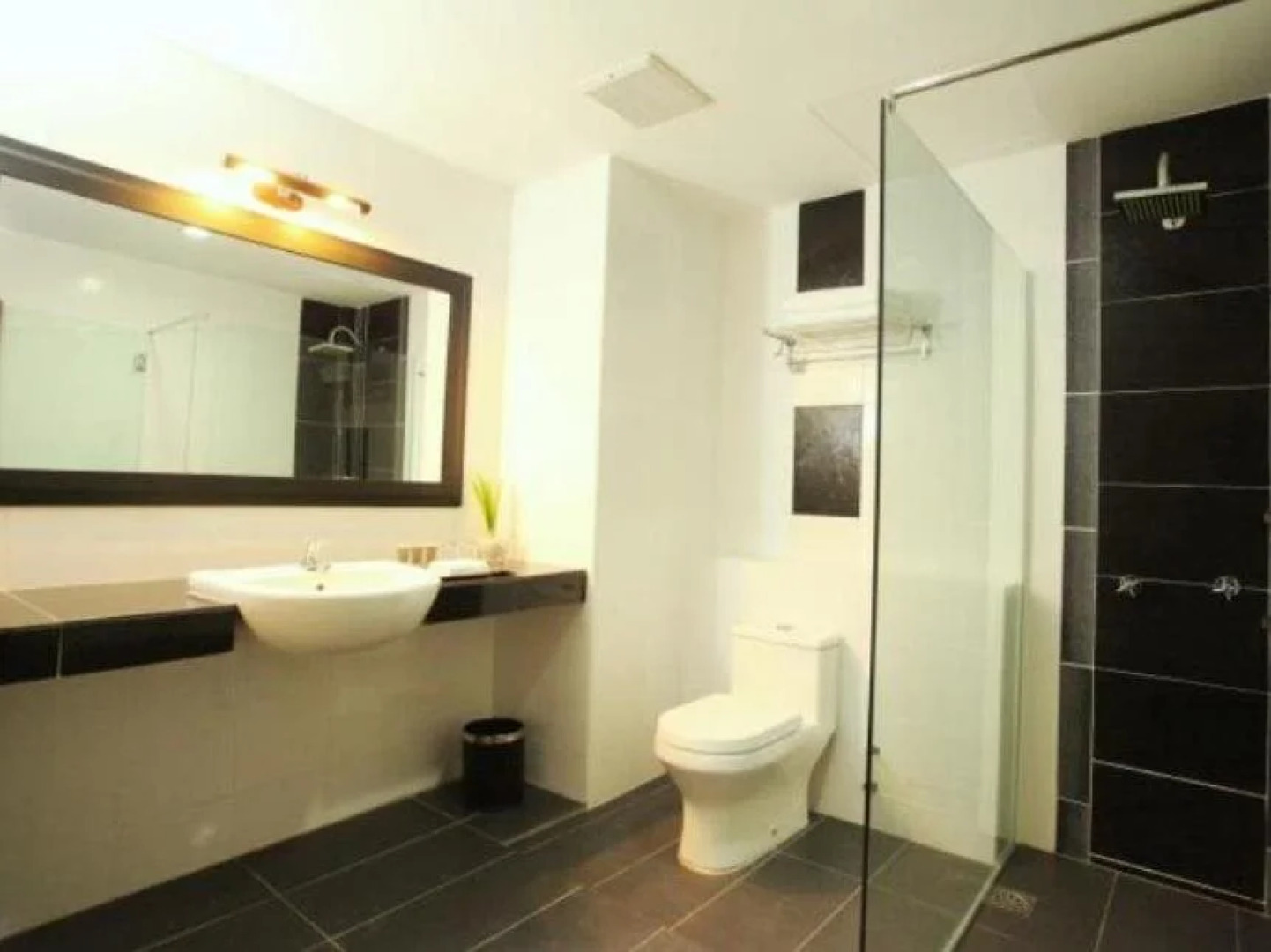 The Regency Waterfront Hotel