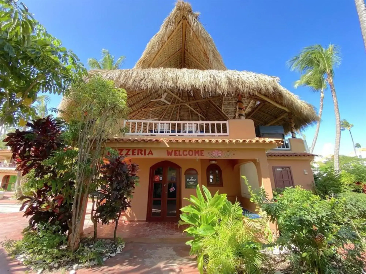 Tropicana Suites Deluxe Beach Club & Pool