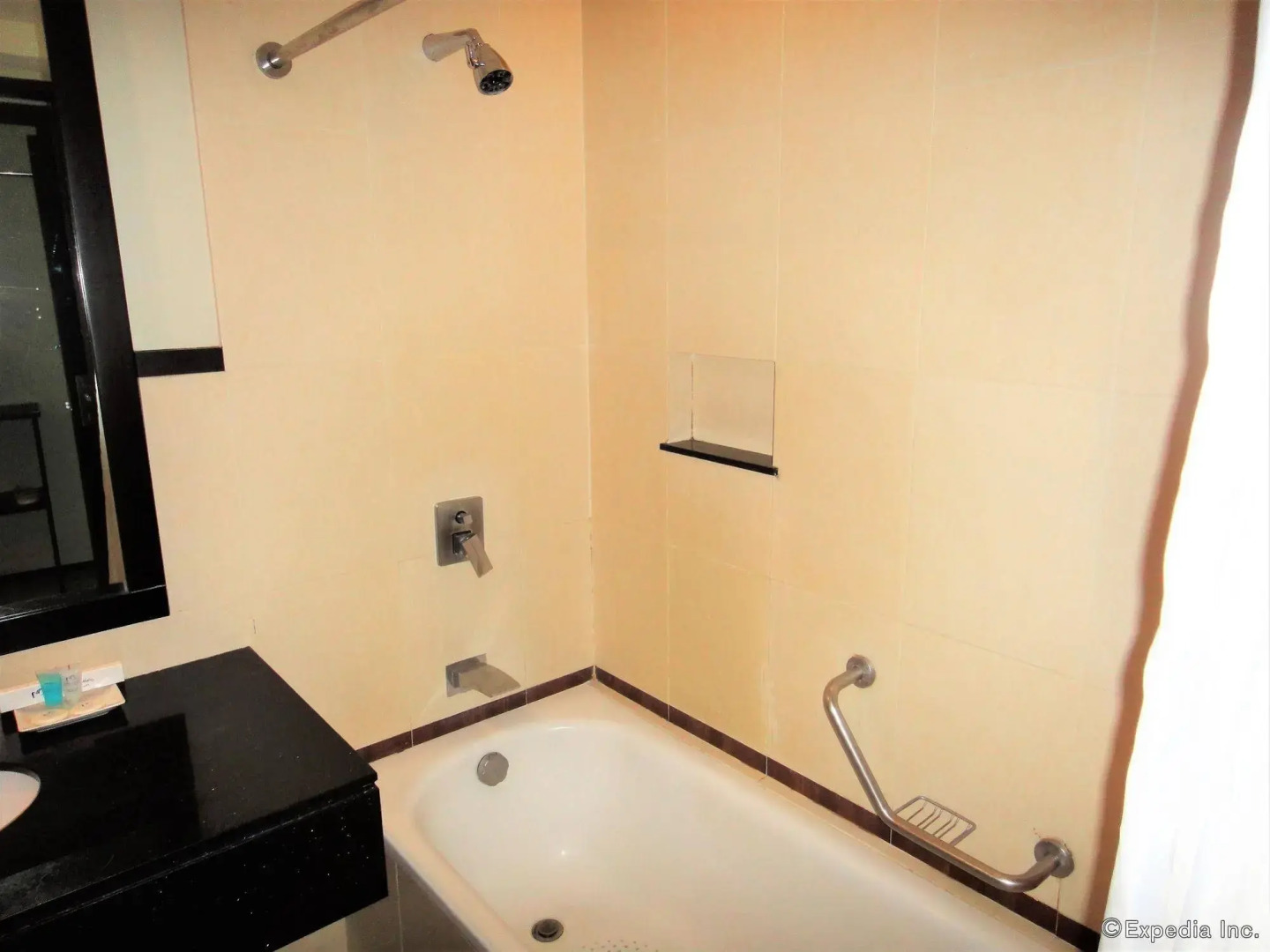 Mallberry Suites Business Hotel