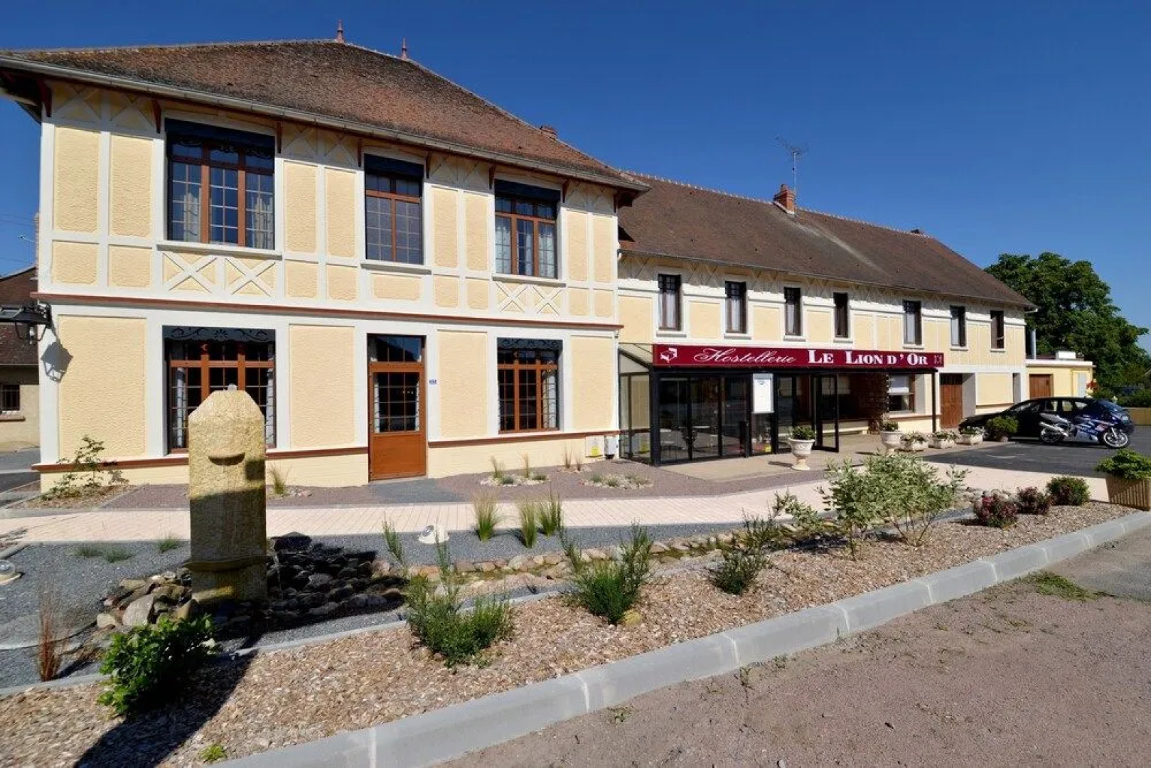 Logis Hostellerie du Lion d'Or