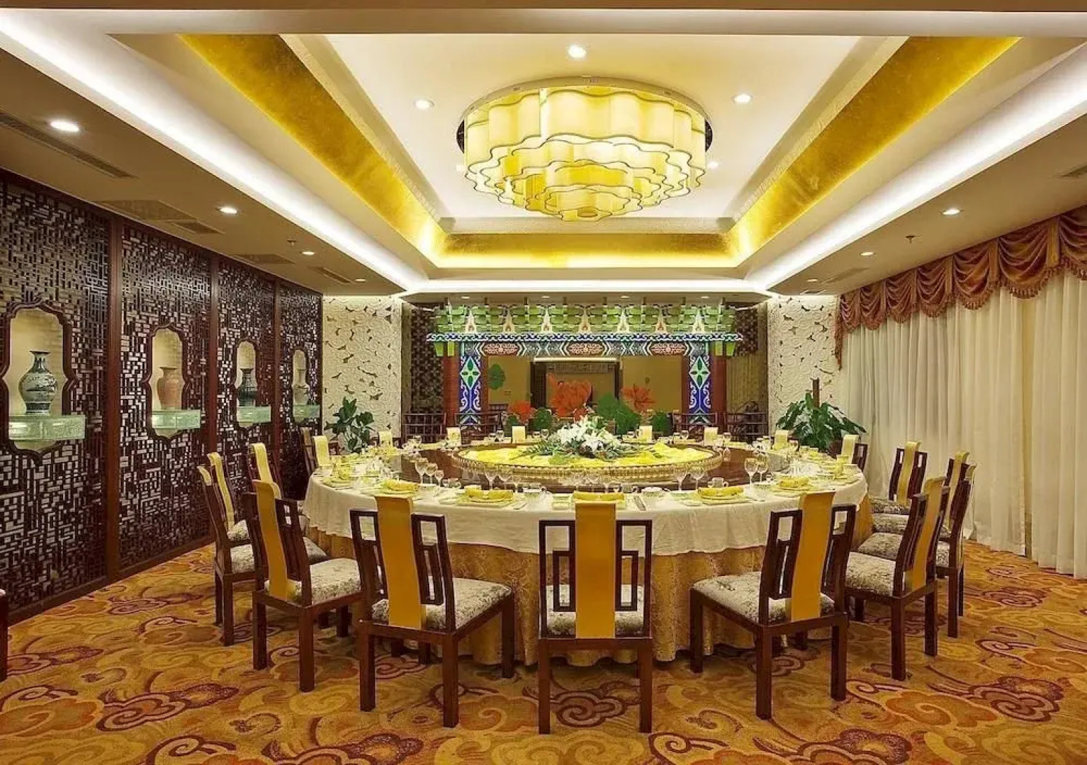 Chengde Tianbao Hotel