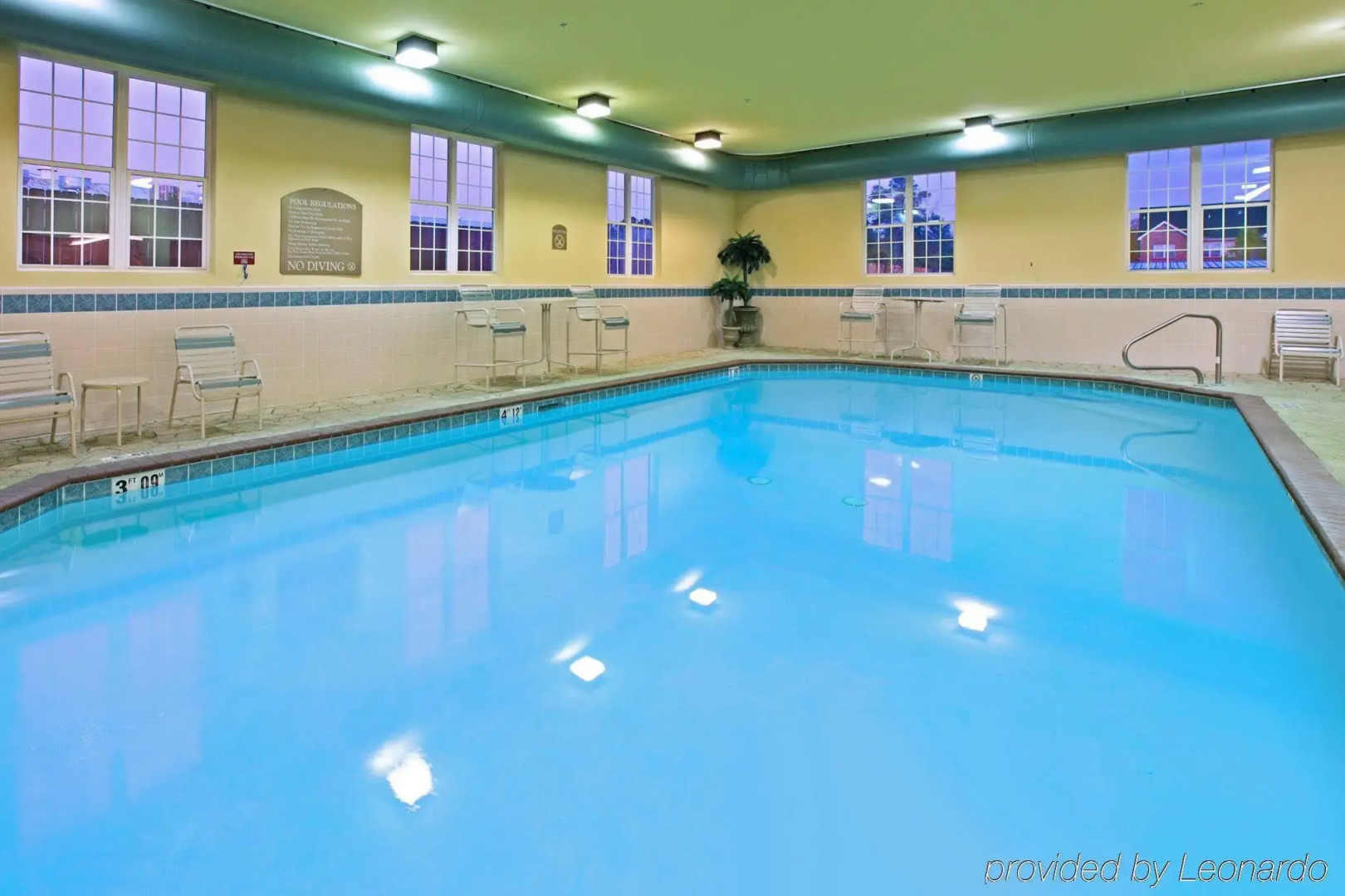 Holiday Inn Express Hotel & Suites Magnolia-Lake Columbia by IHG